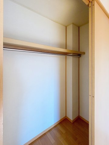 収納　※同建物ほかのお部屋の写真です。