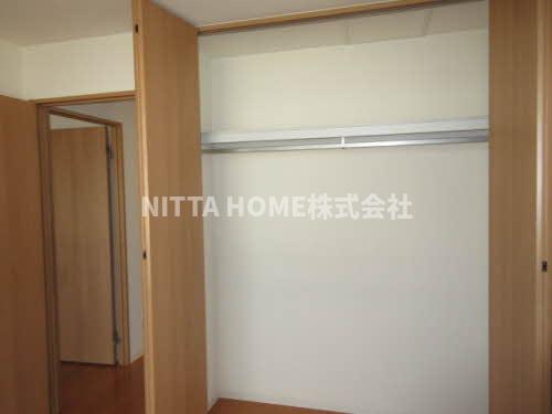 収納　大きな収納で大容量の荷物も助かりますね！