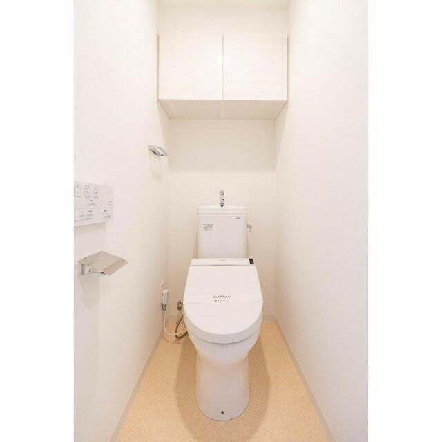 トイレ　同タイプ部屋　参考写真です