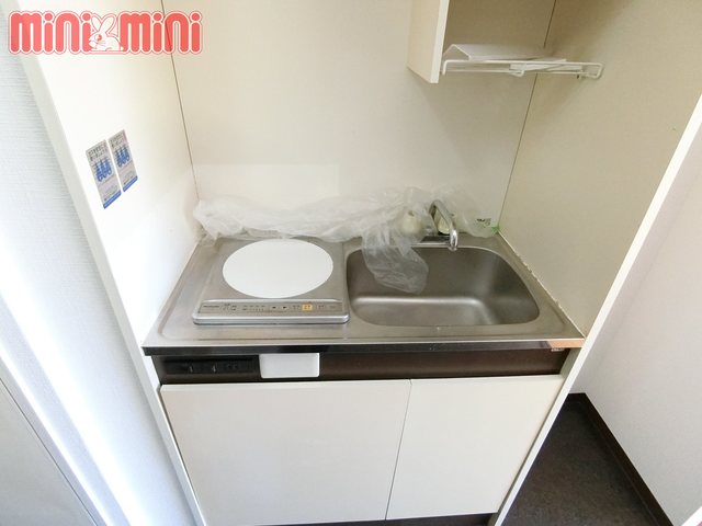 キッチン　収納付きのキッチンです。