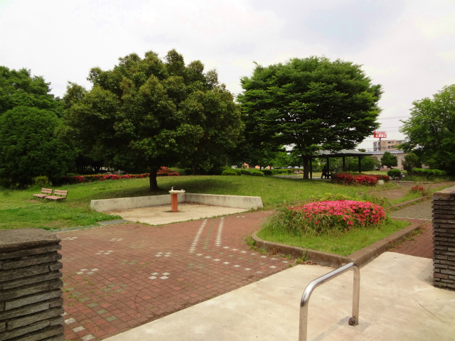 公園　簗下中央公園（公園）まで637m