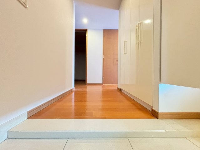 玄関　詳細は、RISUMO江坂本店までお問合せください♪
