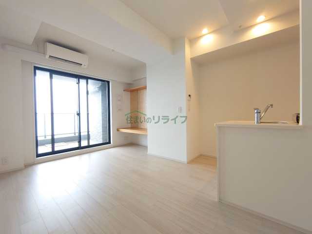 居室・リビング　別部屋参考写真となります