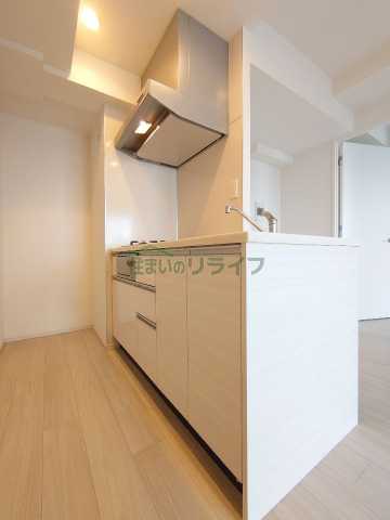 キッチン　別部屋参考写真となります