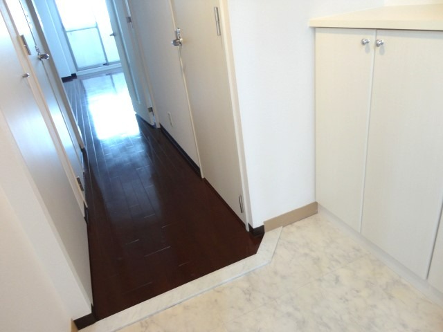 その他部屋・スペース　広めの玄関です。