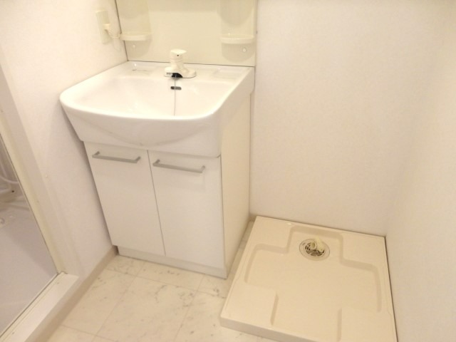 洗面設備　室内に洗濯機設置可能です！