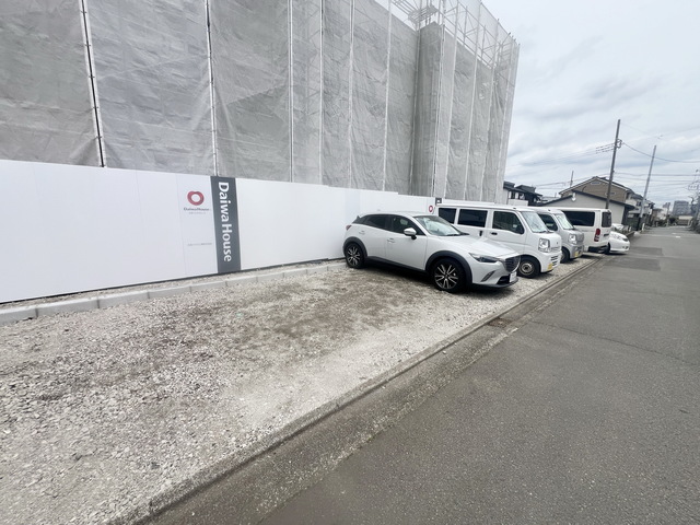 駐車場　～建設中～