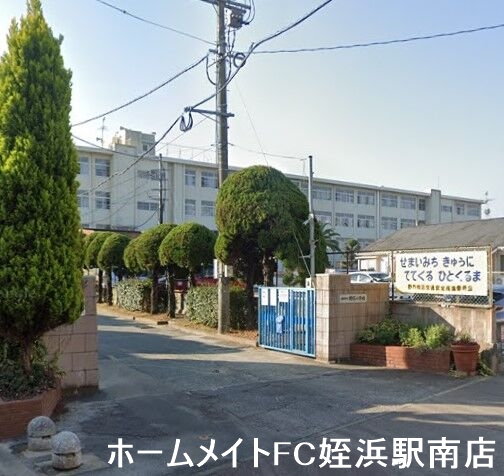 小学校　福岡市立野芥小学校（小学校）まで549m