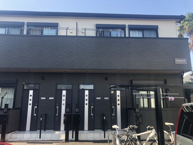 建物外観　落ち着く色使いの建物です。