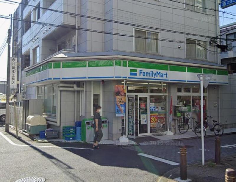 コンビニ　ファミリーマート 大谷田三丁目店（コンビニ）まで200m