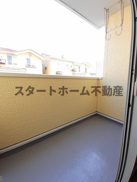 バルコニー　外からの目が気にならないバルコニーで洗濯物が干せます
