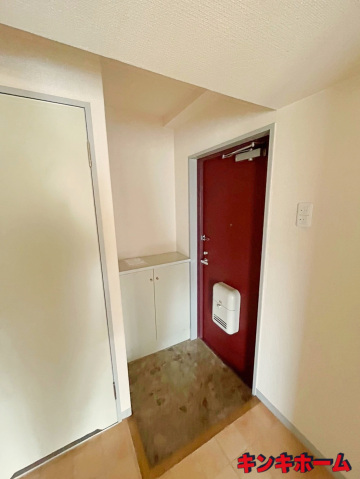 玄関　写真は別のお部屋です。