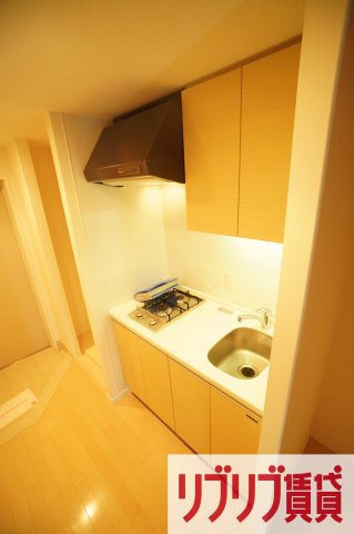 ＪＲ総武線 千葉駅 徒歩5分 13階建 築19年のキッチン写真