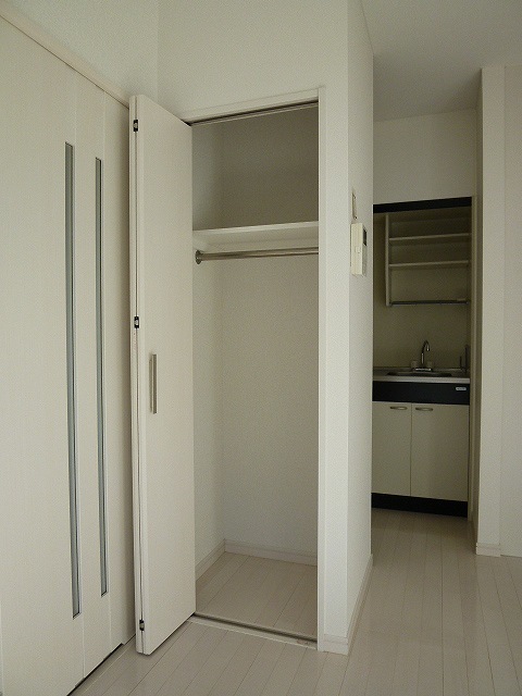 収納　203号室の写真です。