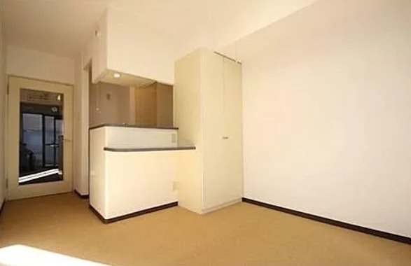居室・リビング　※反転タイプの別部屋です。