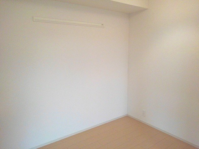 その他部屋・スペース　開放的な寝室です