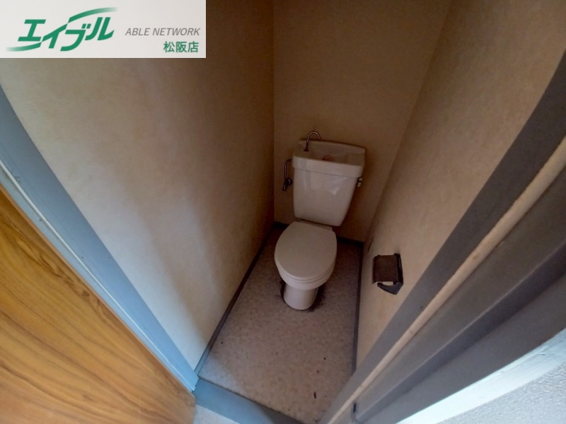 トイレ　同物件別部屋の写真