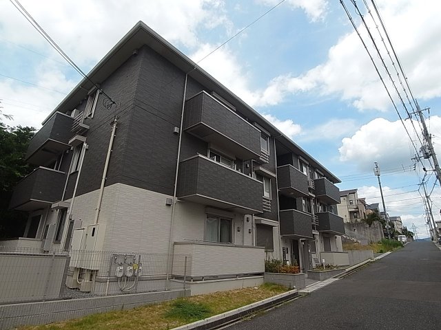 建物外観　閑静な住環境の中に佇む大和ハウス施工の美麗アパート