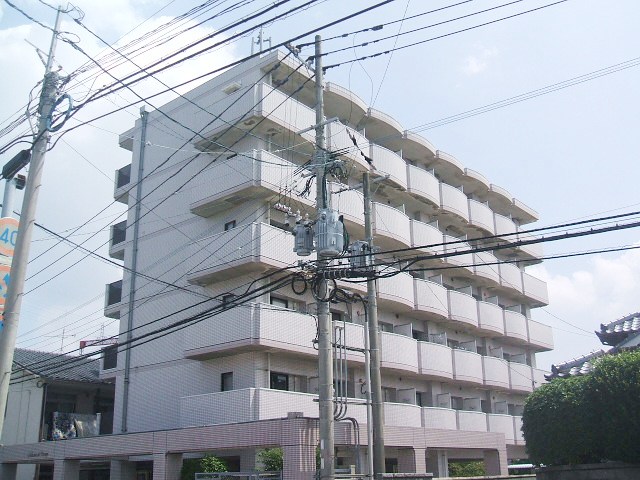 建物外観　「メゾン・ド・パラージュ」の外観です！ 南向きで日当たり良好