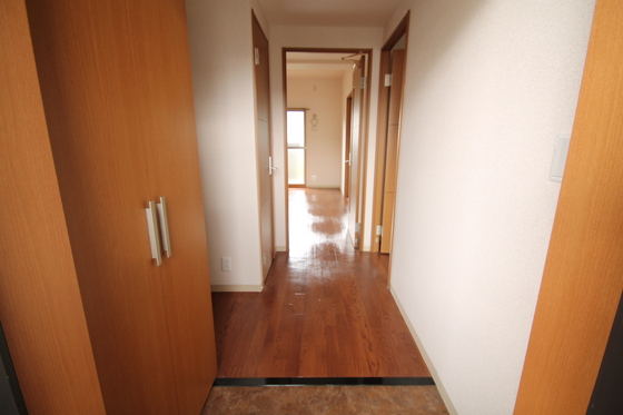 玄関　※別部屋の写真です