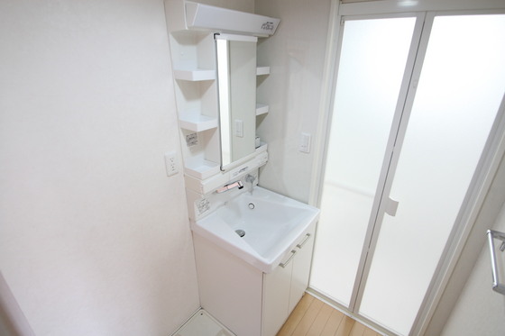洗面設備　※別号室の写真です