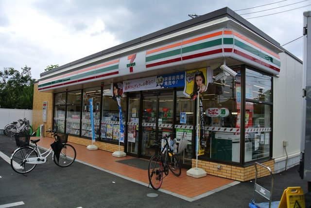 コンビニ　セブンイレブン（コンビニ）まで600m