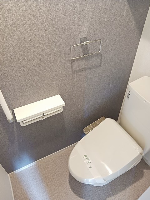 トイレ　温水洗浄便座