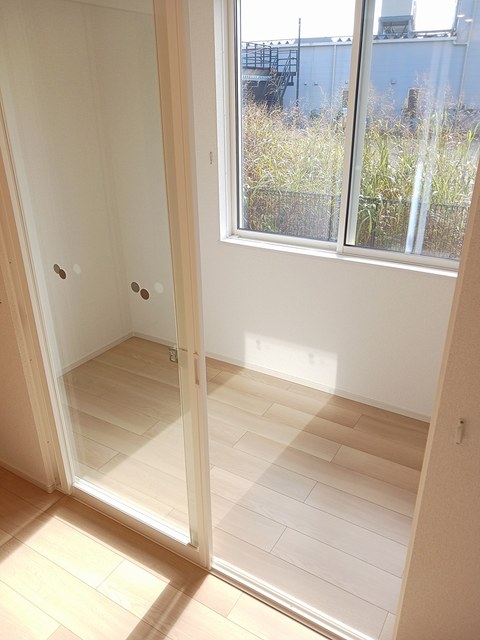 バルコニー　サンルーム完備