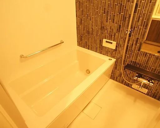 バス・シャワールーム　写真は同タイプ住居です。