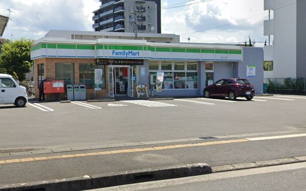 コンビニ　ファミリーマート大淀二丁目店（コンビニ）まで817m