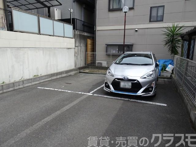 駐車場　敷地内駐車場