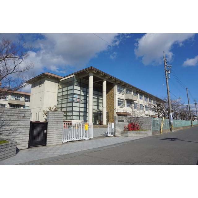 中学校　長森南中学校（中学校）まで550m