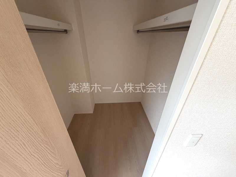 収納　ウオークインクローゼット♪