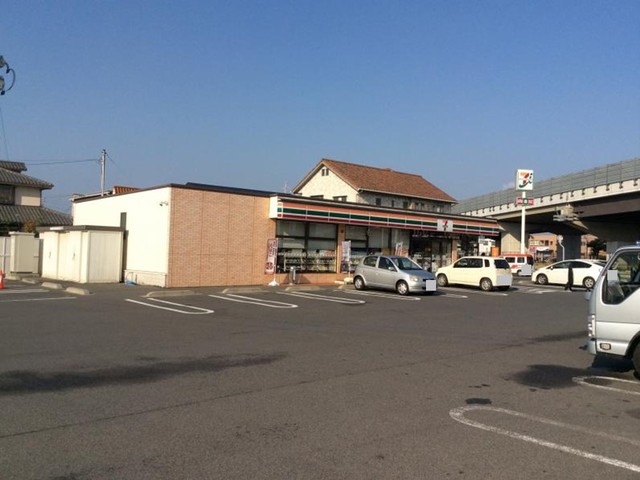 コンビニ　セブンイレブン倉敷東富井店（コンビニ）まで650m