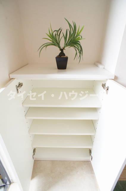 その他設備　たくさん入る下駄箱です。