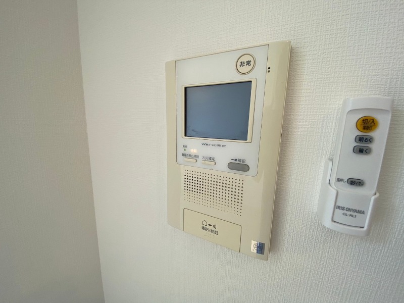 セキュリティ　ＴＶモニター付インターホンです。来客者の顔が見えるので安心！