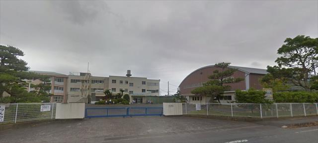 小学校　中小学校（小学校）まで3617m