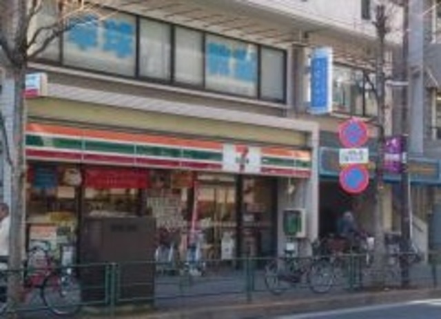 コンビニ　セブンイレブン三鷹上連雀1丁目店（コンビニ）まで152m