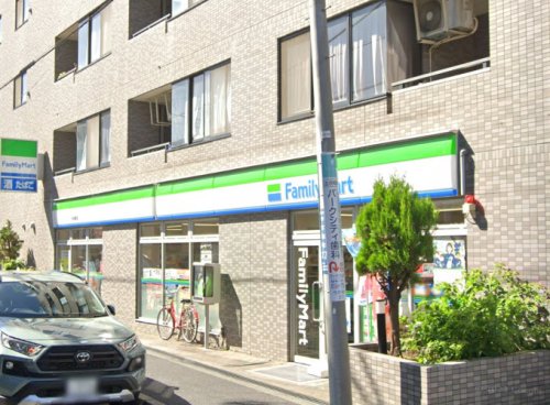 コンビニ　ファミリーマート（コンビニ）まで148m
