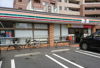 コンビニ　セブンイレブン 北区西ヶ原3丁目店（コンビニ）まで420m