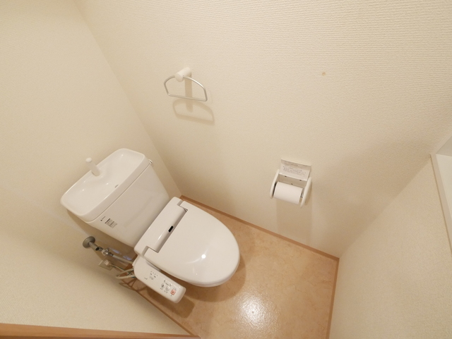 トイレ　★温水洗浄便座付きのトイレです★