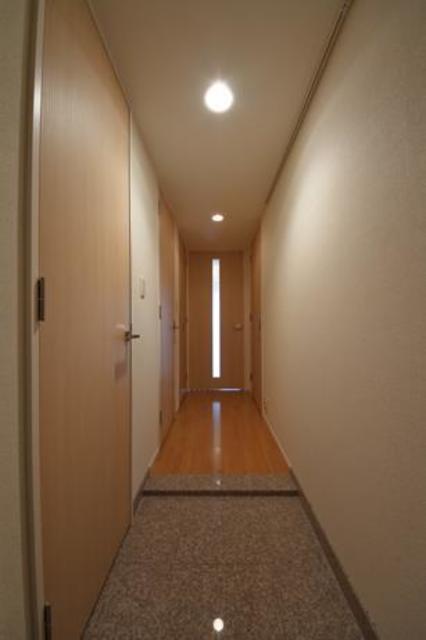 玄関　※写真は同タイプ住戸です。
