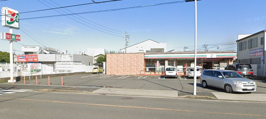コンビニ　セブンイレブン 名古屋服部3丁目店（コンビニ）まで408m