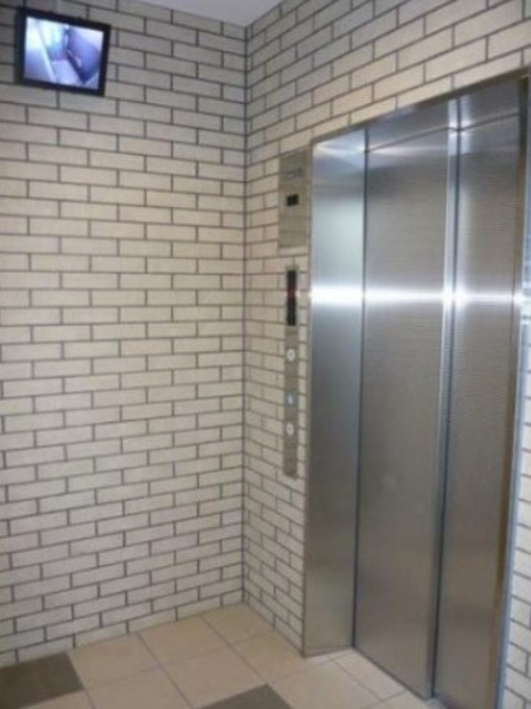 セキュリティ　防犯カメラ付きエレベーター