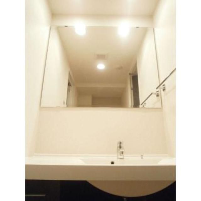 洗面設備　※写真は同タイプ住戸です。