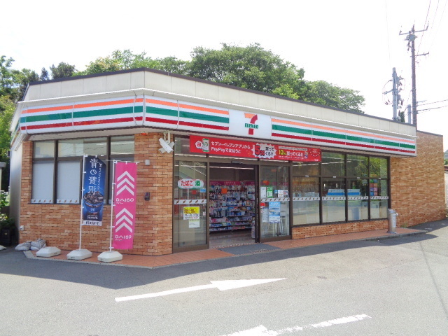 コンビニ　セブンイレブン二宮中央店（コンビニ）まで421m
