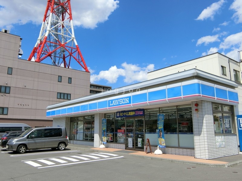 コンビニ　ローソン札幌北6条西十四丁目店（コンビニ）まで388m