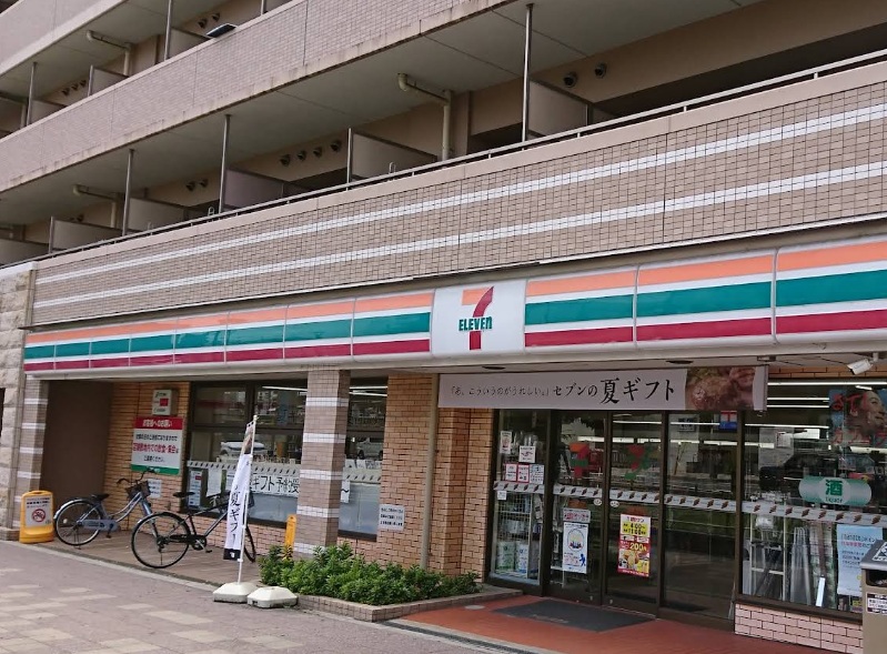コンビニ　セブンイレブン JR塚口駅前店（コンビニ）まで2m