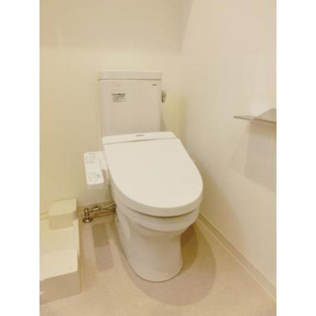 トイレ　※写真は同タイプ住戸です。
