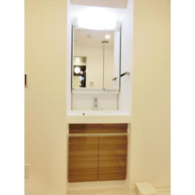 洗面設備　※写真は同タイプ住戸です。